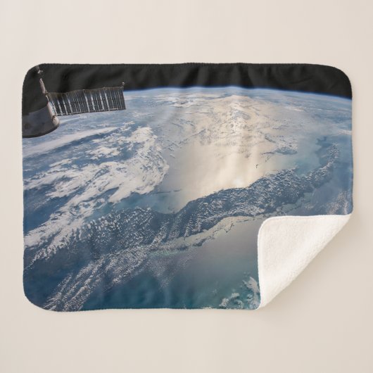 大西洋国際的上のSpce駅 シェルパブランケット (正面(横))