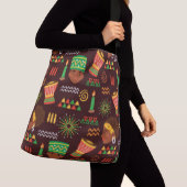 大規模なAfrocentricオールオーバープリントクロス体トート クロスボディバッグ (クローズアップ)