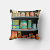 大量のカラフルヴィンテージ缶が表示される クッション (裏面)