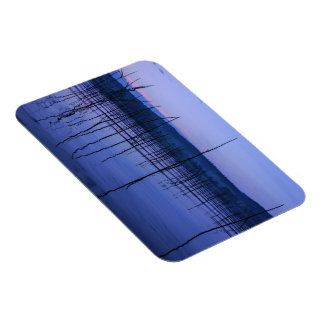 大雨の後の穏やかで霧の多い湖 マグネット