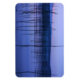 大雨の後の穏やかで霧の多い湖 マグネット