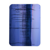 大雨の後の穏やかで霧の多い湖 マグネット (縦)