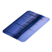 大雨の後の穏やかで霧の多い湖 マグネット (左側)