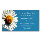 大青空の下の明るい白いデイジー マグネット名刺 (正面)