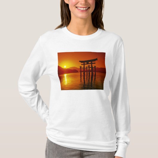 大鳥居、厳島神社、宮島 Tシャツ (正面)