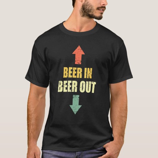 大麦男性キャンプファイヤーと飲み物のためのビールの出入り Tシャツ (正面)