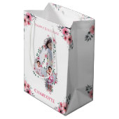 大4歳の誕生日の女の子フォトコラージュピンクの花 ミディアムペーパーバッグ (裏面アングル)