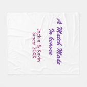 天のめぐり合わせの紫とマウブ (Since 年名) フリースブランケット (正面(横))