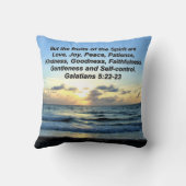 天のガラテヤの果実の精神デザイン クッション (裏面)