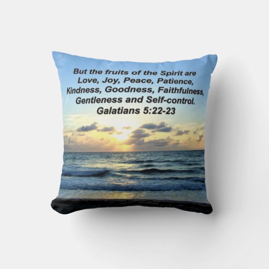 天のガラテヤの果実の精神デザイン クッション (正面)