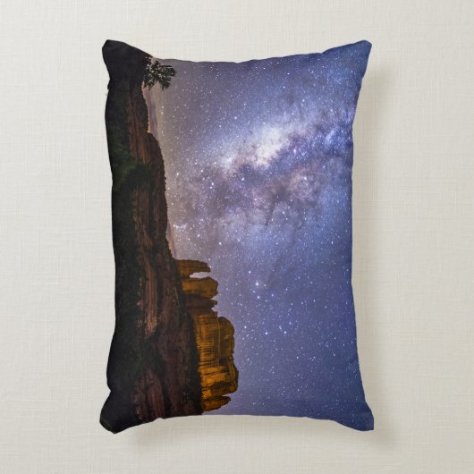 天の川の銀河系アリゾナ州カテドラルロック アクセントクッション (正面(垂直))