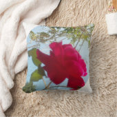 天の開花:空に対するバラ クッション (ブランケット)