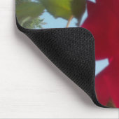 天の開花：空に対するバラ マウスパッド (コーナー)