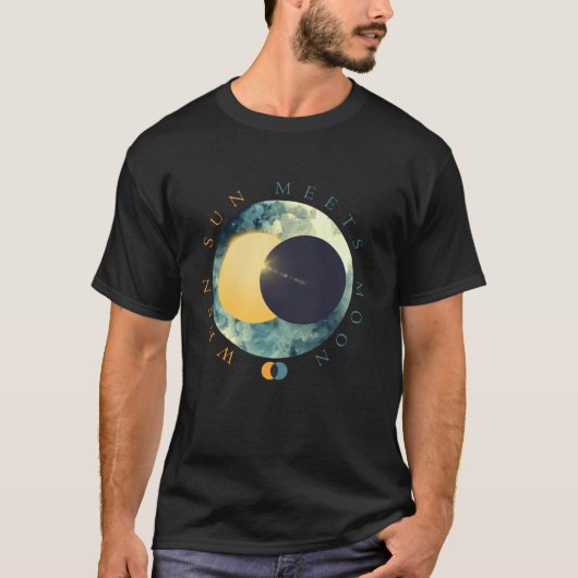天体太陽と月相宇宙空間アストロ Tシャツ (正面)