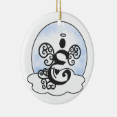 天使および雲が付いている手紙Eのモノグラム セラミックオーナメント (右)