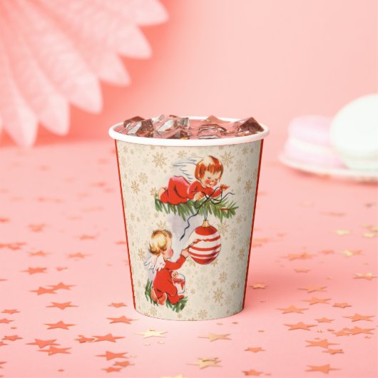 天使がクリスマスツリーを飾る 紙コップ (インサイチュ)