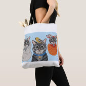 天使と悪魔に悩む猫 トートバッグ (クローズアップ)