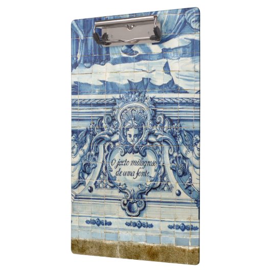天使の付いたポルトガルの青と白の壁タイル クリップボード (左)