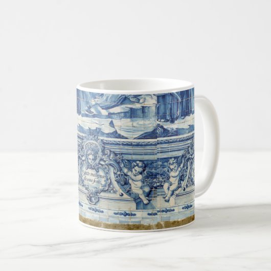 天使の付いたポルトガルの青と白の壁タイル コーヒーマグカップ (正面右)