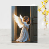 天使の少女がドアの周りを覗いている カード (黄色い花)