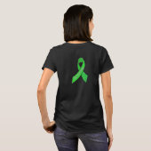 天使の羽を持つ疲れたライム病の戦士のセル Tシャツ (裏面フル)