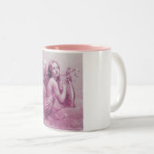 天使の遊ライラが雲の上でピンク ツートーンマグカップ (正面右)