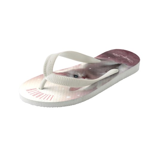 天使ガーリーの翼を持つピンクのかわいい子猫 キッズビーチサンダル (アングル)