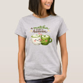 天国で作られた抹茶 可愛い おもしろい ダジャレ Tシャツ (正面)