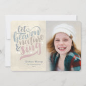 天国と自然に宗教的なクリスマスを歌わせる シーズンカード (正面)