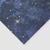 天国のような金色の星が青い花柄のフェードした毛羽立った背景 薄葉紙 (詳細)