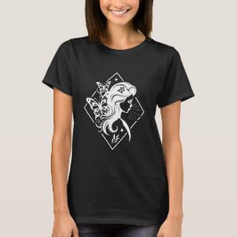 天国のボヘミアン蝶ガール Tシャツ