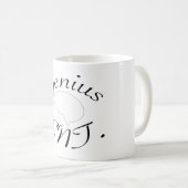天才エンターテイメントの黒くか白いマグ コーヒーマグカップ (正面右)