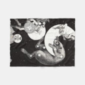 天月スカイユニバースゴッドナイトイラストレーション フリースブランケット (正面(横))