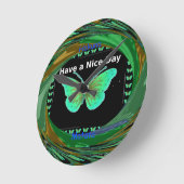 天気の良い日およびよりよい夜butterfly.pngを過して下さい ラウンド壁時計 (傾斜)