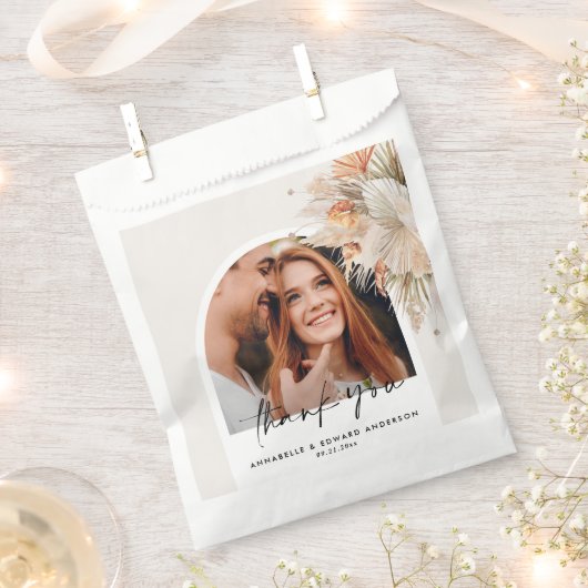 天然の植物性アーチ写真のパモダンパス フェイバーバッグ (クリップ留めされた状態)