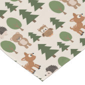 天然林動物の鹿ふくろうが松の木を生む ロングテーブルランナー (コーナー)