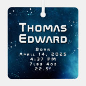 天空深いブルーアウタースペースベビー誕生 メタルオーナメント (裏面)