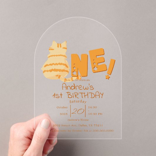太ったかわいいオレンジ色の猫の1歳の誕生日 アクリル招待状 (インサイチュ (ポータブル))