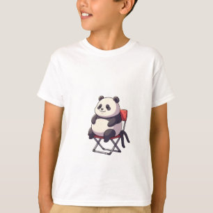 太ったパンダが座っているアーティストの赤い椅子 キッズ Tシャツ