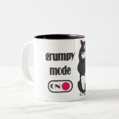 太った猫の不機嫌おもしろいモード  ツートーンマグカップ (正面左)