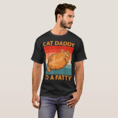 太っちょオレンジタビー猫のパパ Tシャツ (正面フル)
