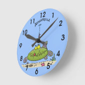 太りおもしろい腹の緑魚漫画 ラウンド壁時計 (傾斜)