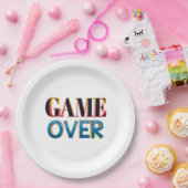 太字で"GAME OVER"と書かれた白い紙皿 ペーパープレート (パーティー)