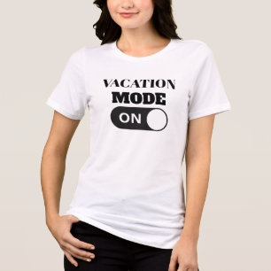 太字のサンセリフのミニマルな旅行Tシャツ バケーション トライブレンドTシャツ