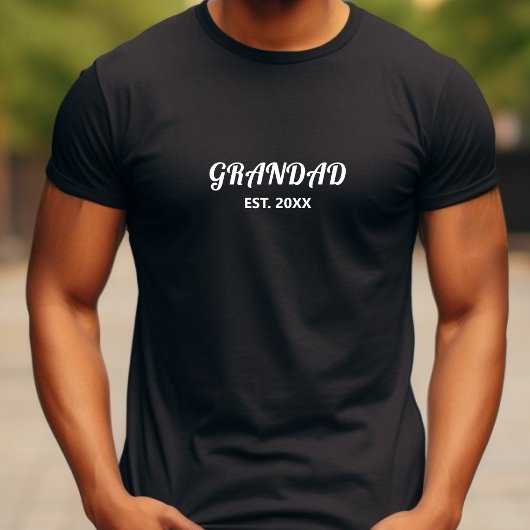 太字の白いタイポグラフィでおじいちゃんになりました Tシャツ
