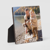 太字の白いタイポグラフィーで「Dad Established」を表現したフォトブロック フォトプラーク (正面)