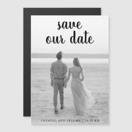 太字の黒の手書きスクリプトで「Save Our Date」フォト マグネット招待状