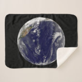 太平洋に3つの熱帯低気圧がある地球。 シェルパブランケット (正面(横))