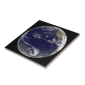 太平洋に3つの熱帯低気圧がある地球。 タイル (側面)