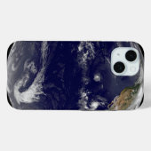 太平洋に3つの熱帯低気圧がある地球。 Case-Mate iPhoneケース (裏面 (横))